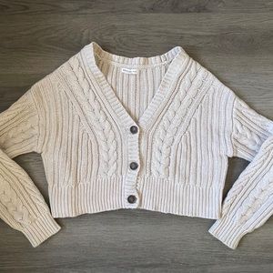 Aeropostale ladies oversized sweater. Great shape. Size medium. Cream. Buttons